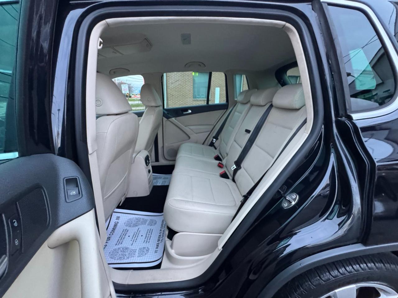 Volkswagen Tiguan FWD 4dr Wolfsburg 2010