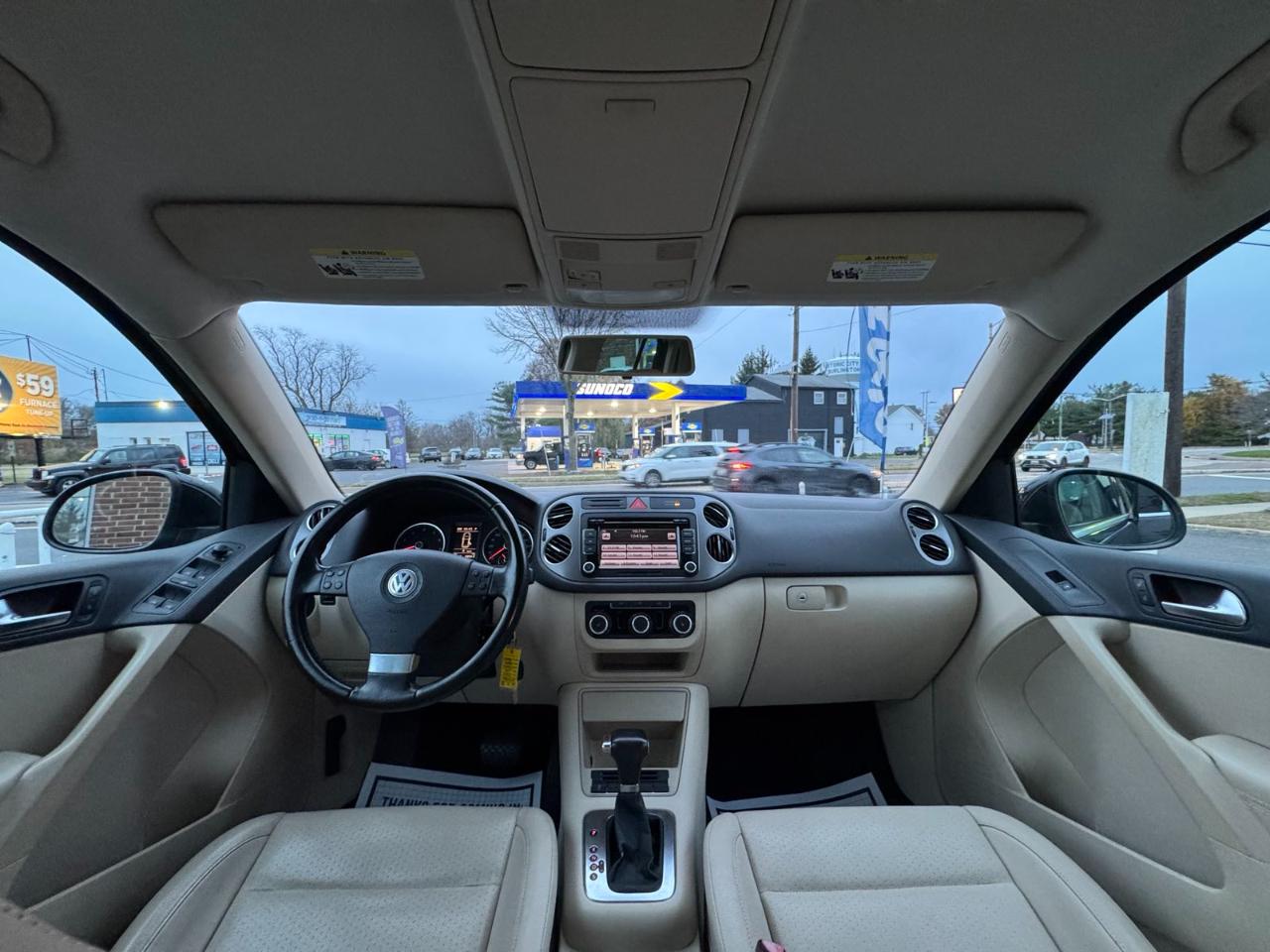 Volkswagen Tiguan FWD 4dr Wolfsburg 2010