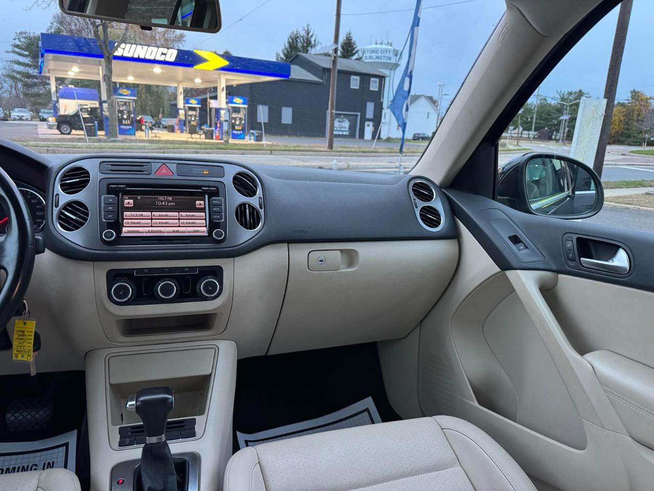 Volkswagen Tiguan FWD 4dr Wolfsburg 2010