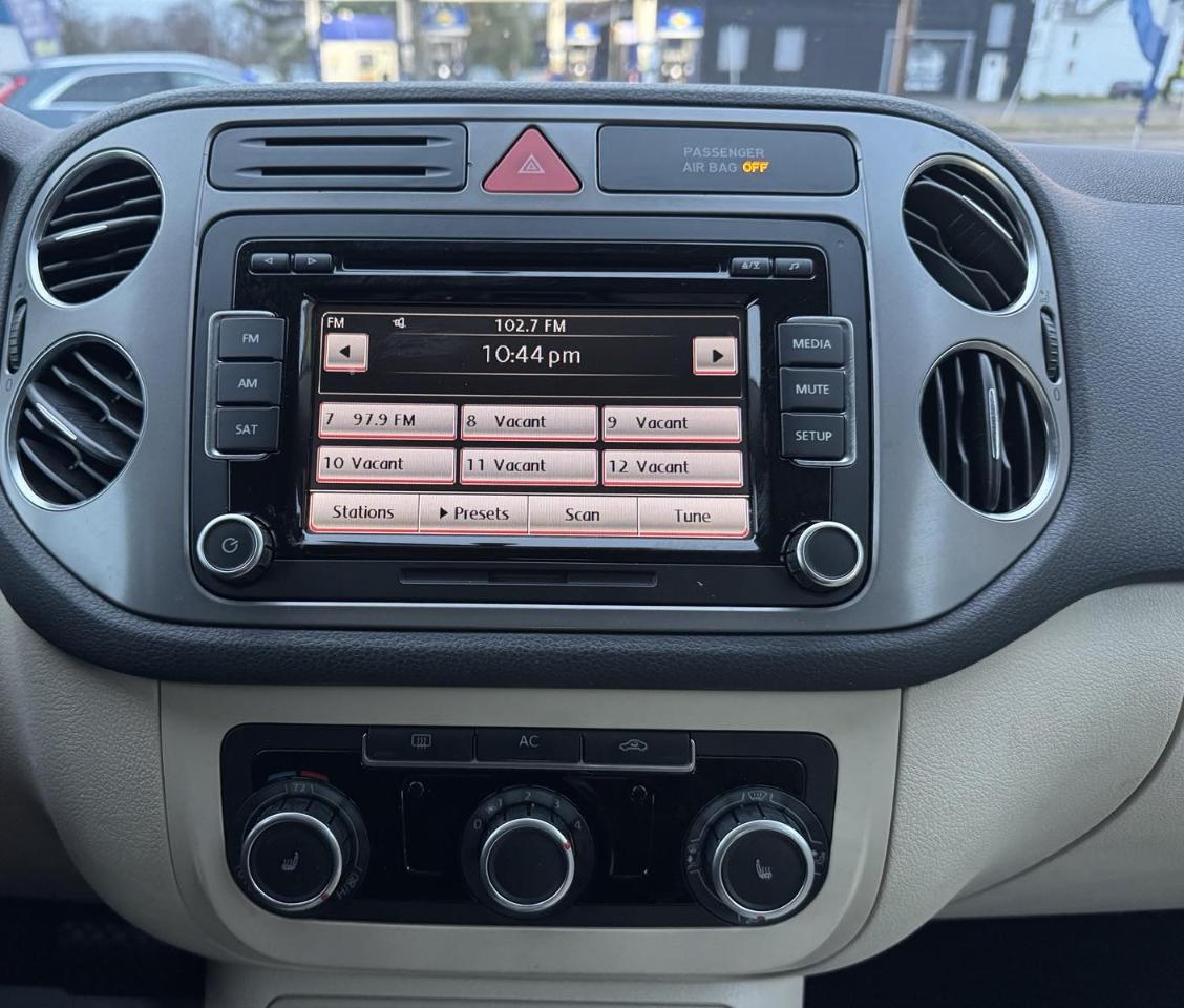 Volkswagen Tiguan FWD 4dr Wolfsburg 2010