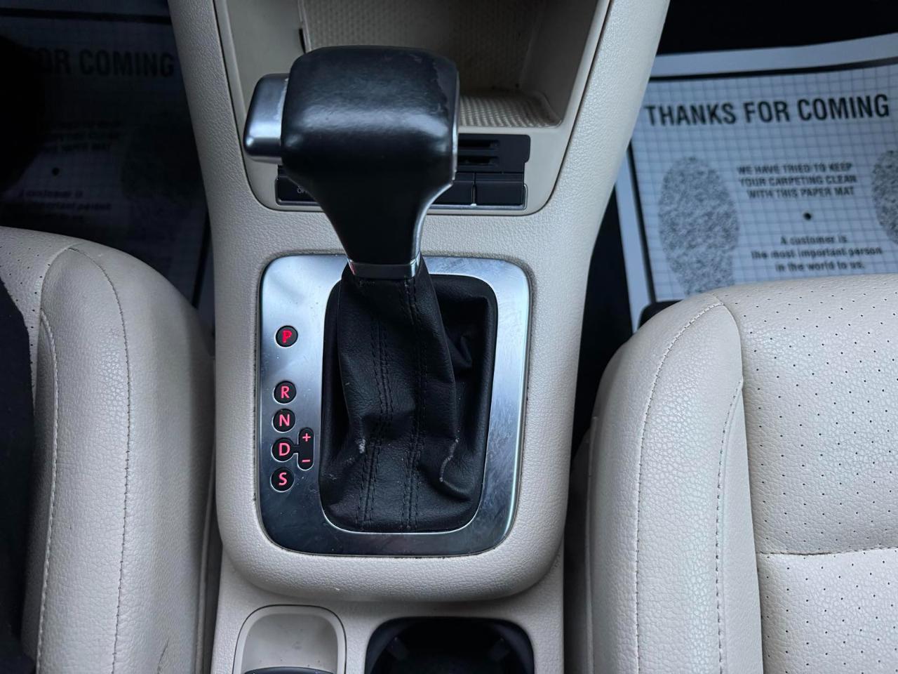 Volkswagen Tiguan FWD 4dr Wolfsburg 2010