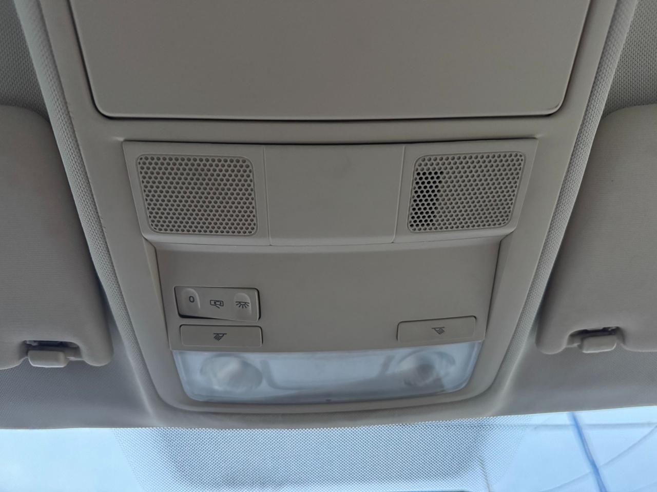 Volkswagen Tiguan FWD 4dr Wolfsburg 2010