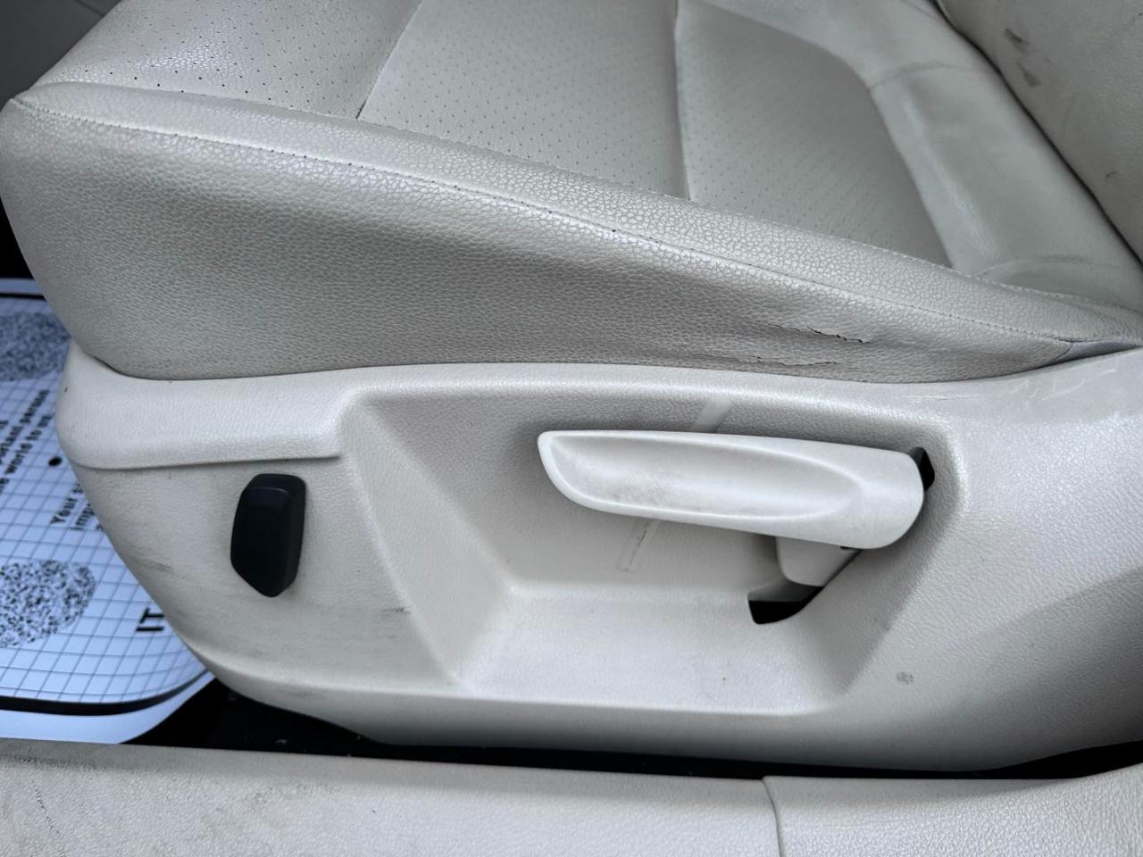 Volkswagen Tiguan FWD 4dr Wolfsburg 2010