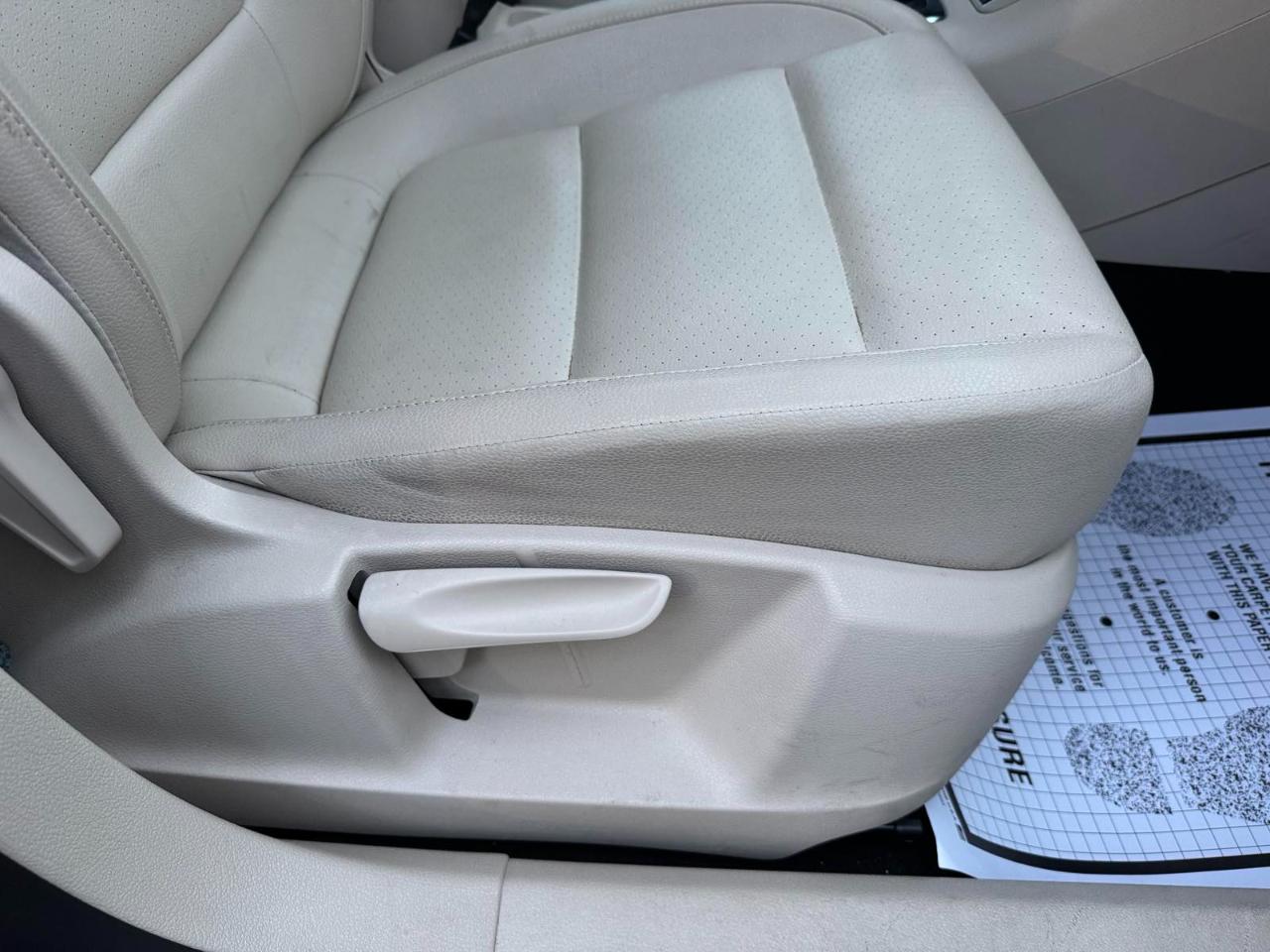 Volkswagen Tiguan FWD 4dr Wolfsburg 2010