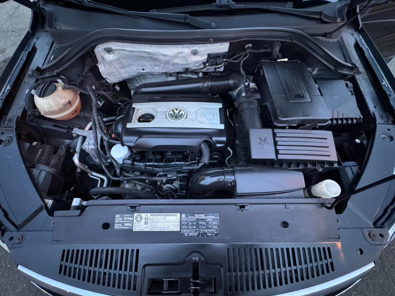 Volkswagen Tiguan FWD 4dr Wolfsburg 2010