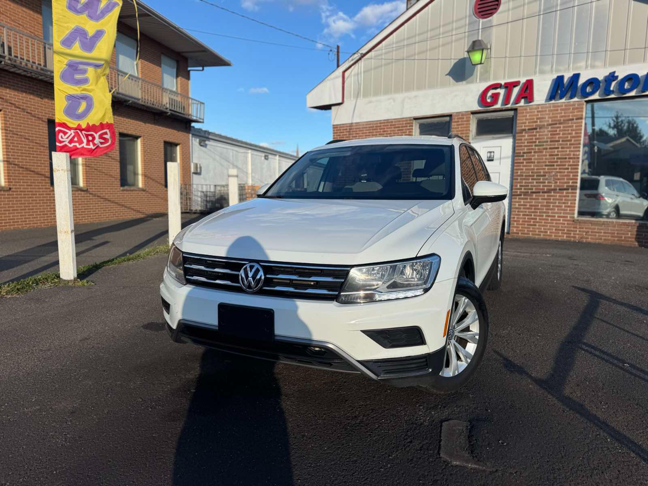 2018 Volkswagen Tiguan S photo 2