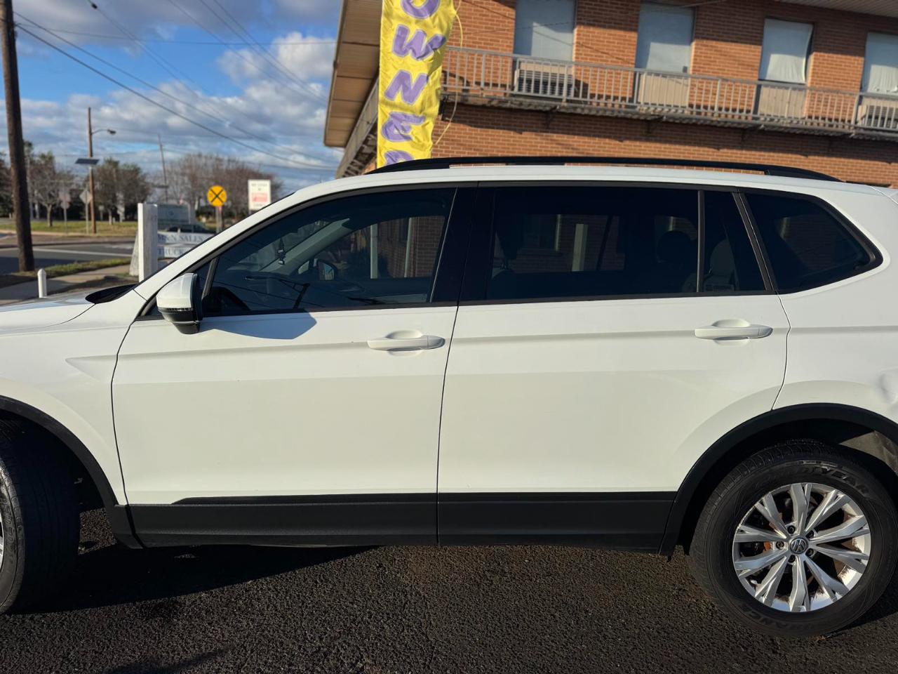 2018 Volkswagen Tiguan S photo 3