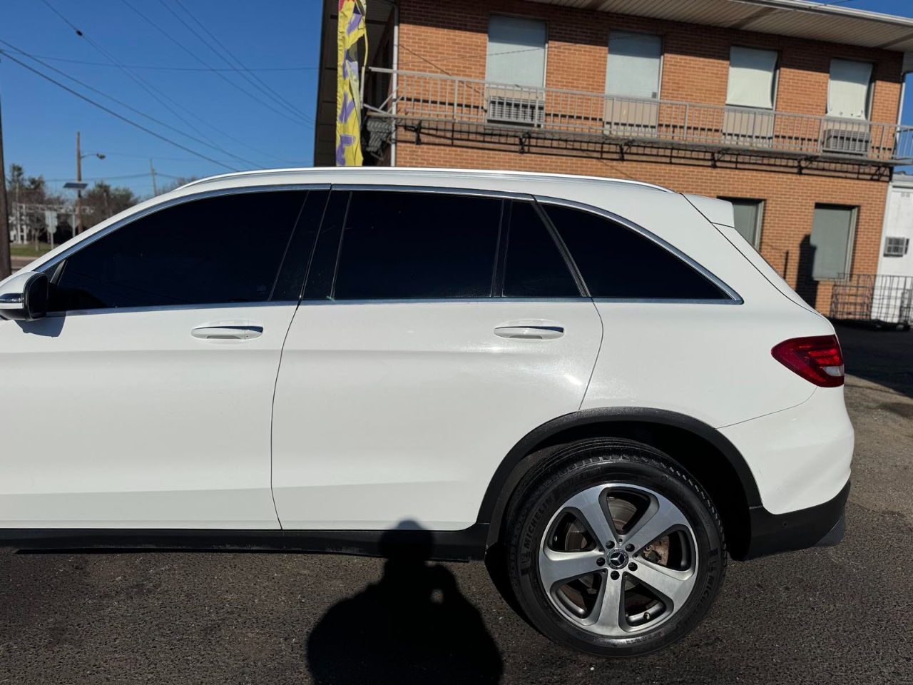 2017 Mercedes Benz GLC 300 4MATIC photo 4