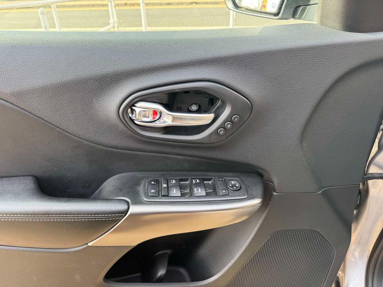 Jeep Cherokee Limited FWD 2019