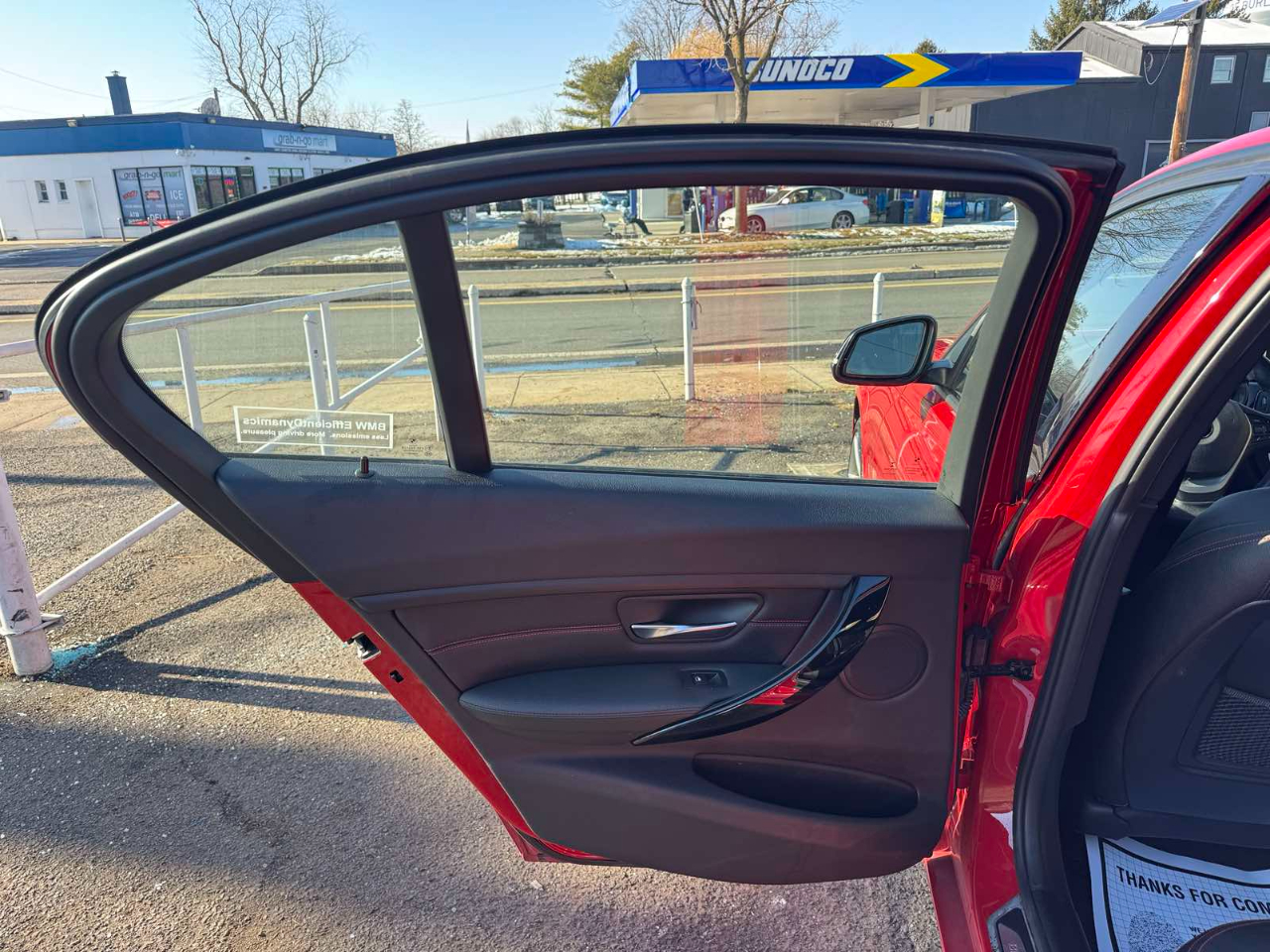 BMW 3 Series 4dr Sdn 328i xDrive AWD SULEV 2015