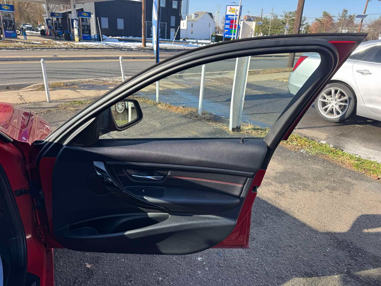 BMW 3 Series 4dr Sdn 328i xDrive AWD SULEV 2015