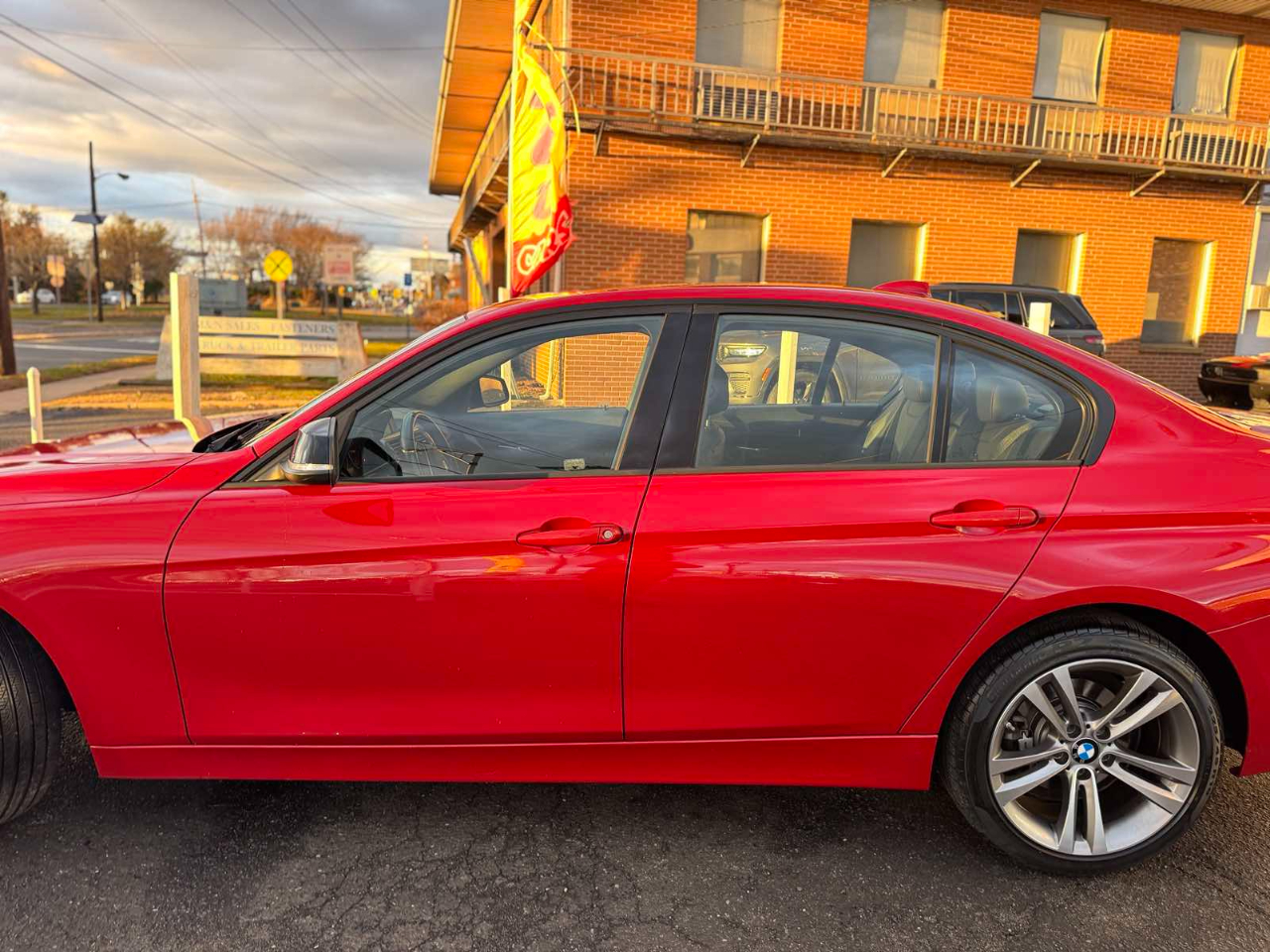 BMW 3 Series 4dr Sdn 328i xDrive AWD SULEV 2015