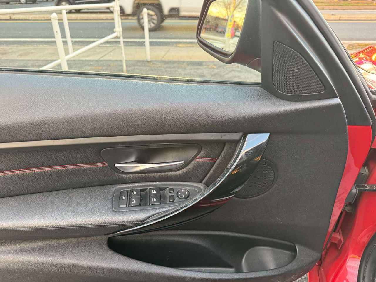 BMW 3 Series 4dr Sdn 328i xDrive AWD SULEV 2015