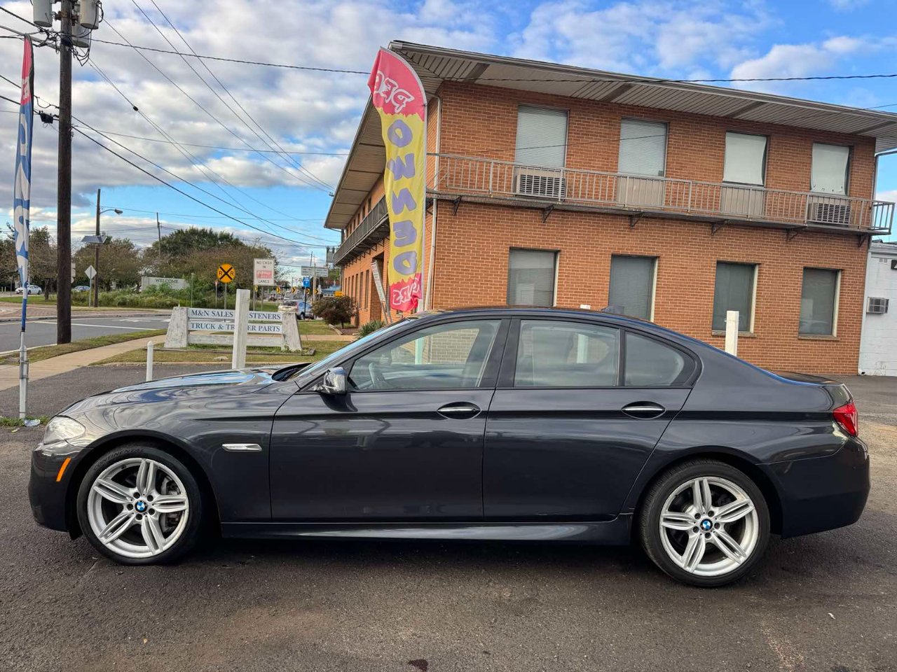 BMW 5 Series 4dr Sdn 550i xDrive AWD 2013