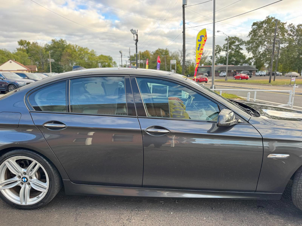 BMW 5 Series 4dr Sdn 550i xDrive AWD 2013