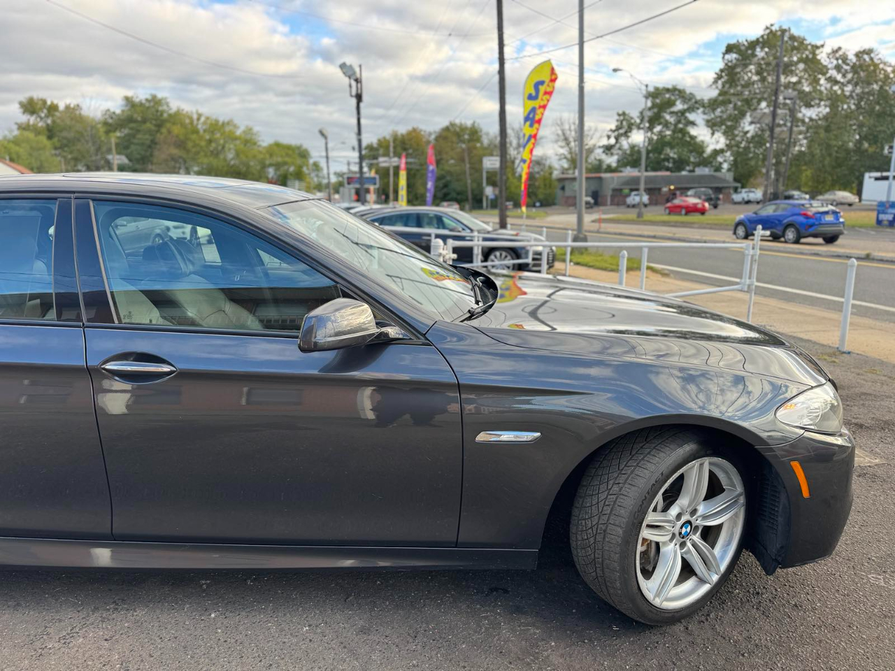 BMW 5 Series 4dr Sdn 550i xDrive AWD 2013