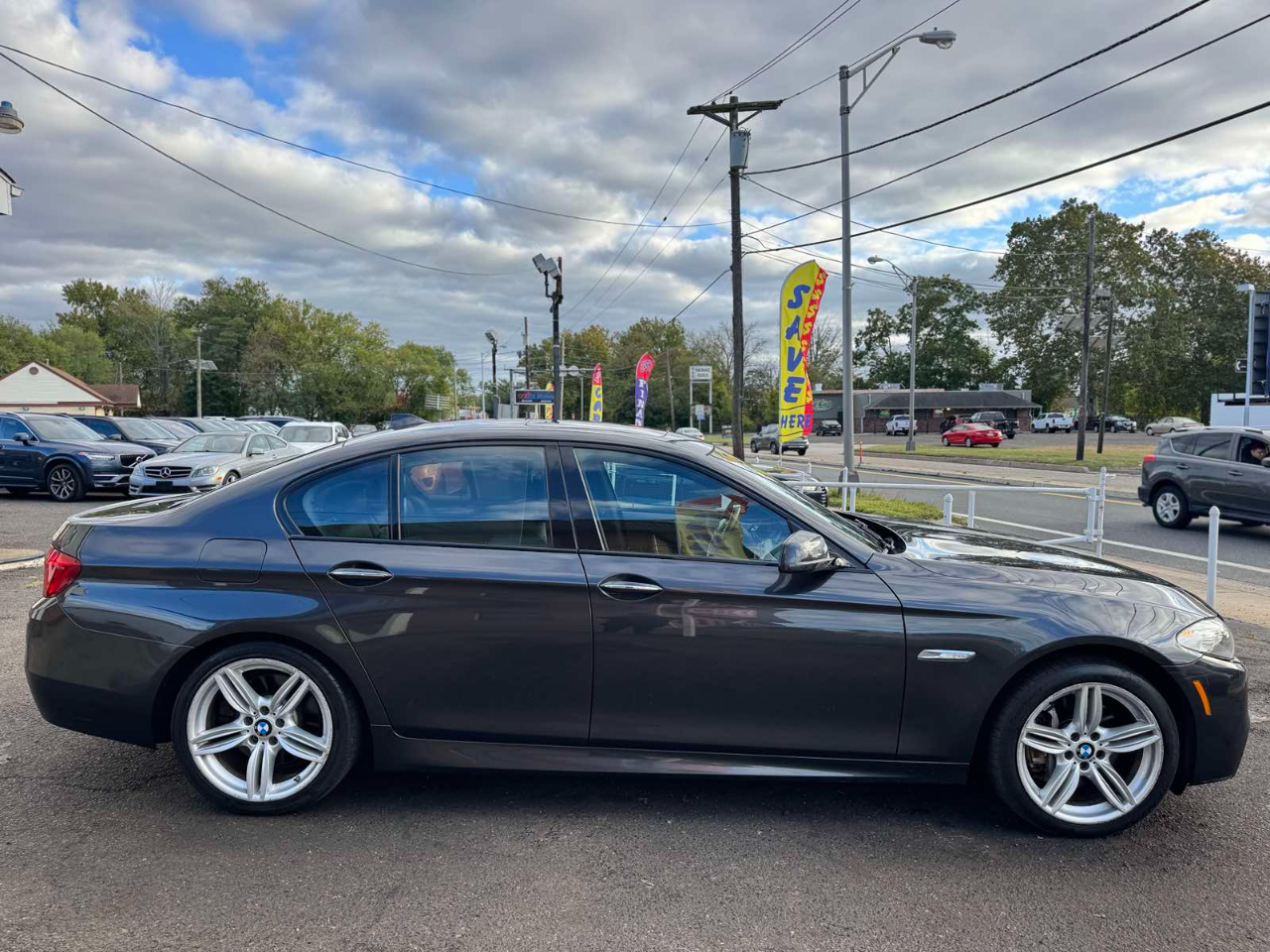 BMW 5 Series 4dr Sdn 550i xDrive AWD 2013