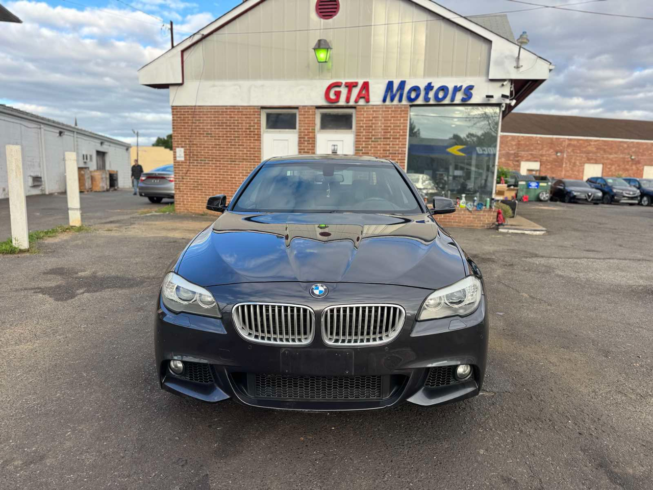 BMW 5 Series 4dr Sdn 550i xDrive AWD 2013