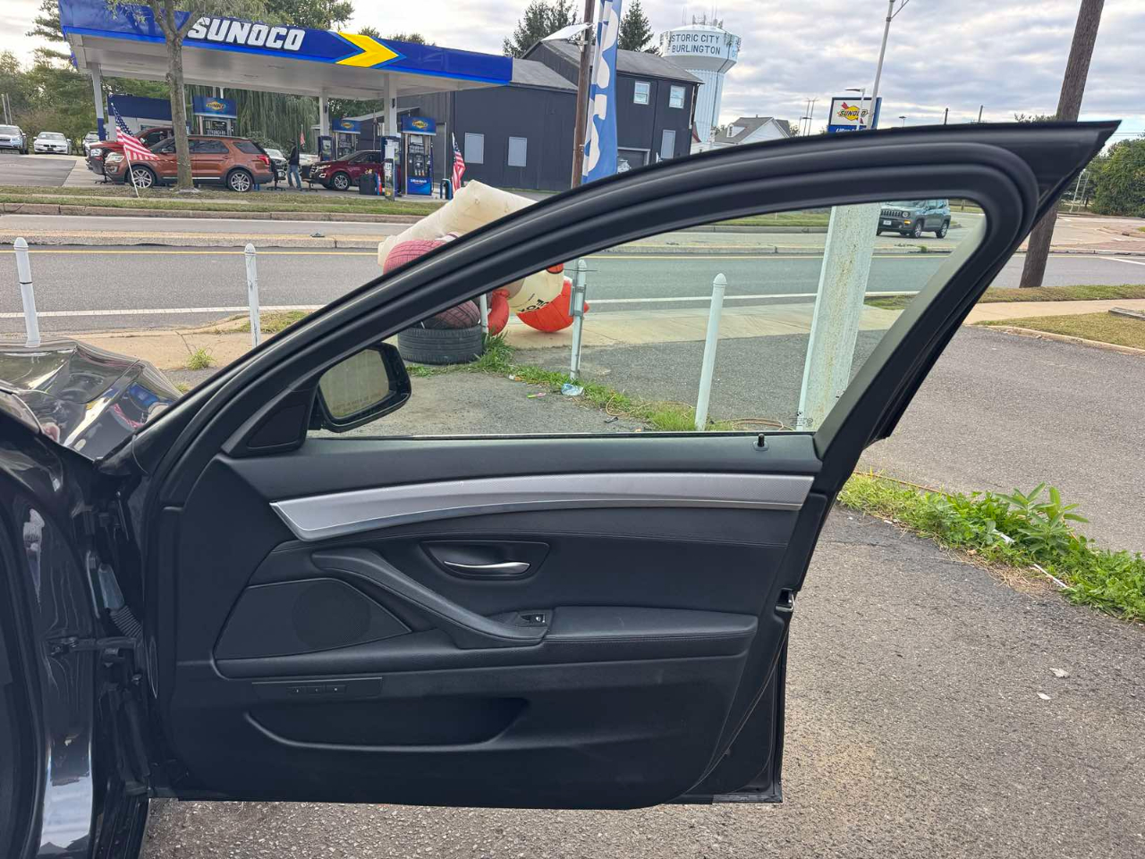 BMW 5 Series 4dr Sdn 550i xDrive AWD 2013