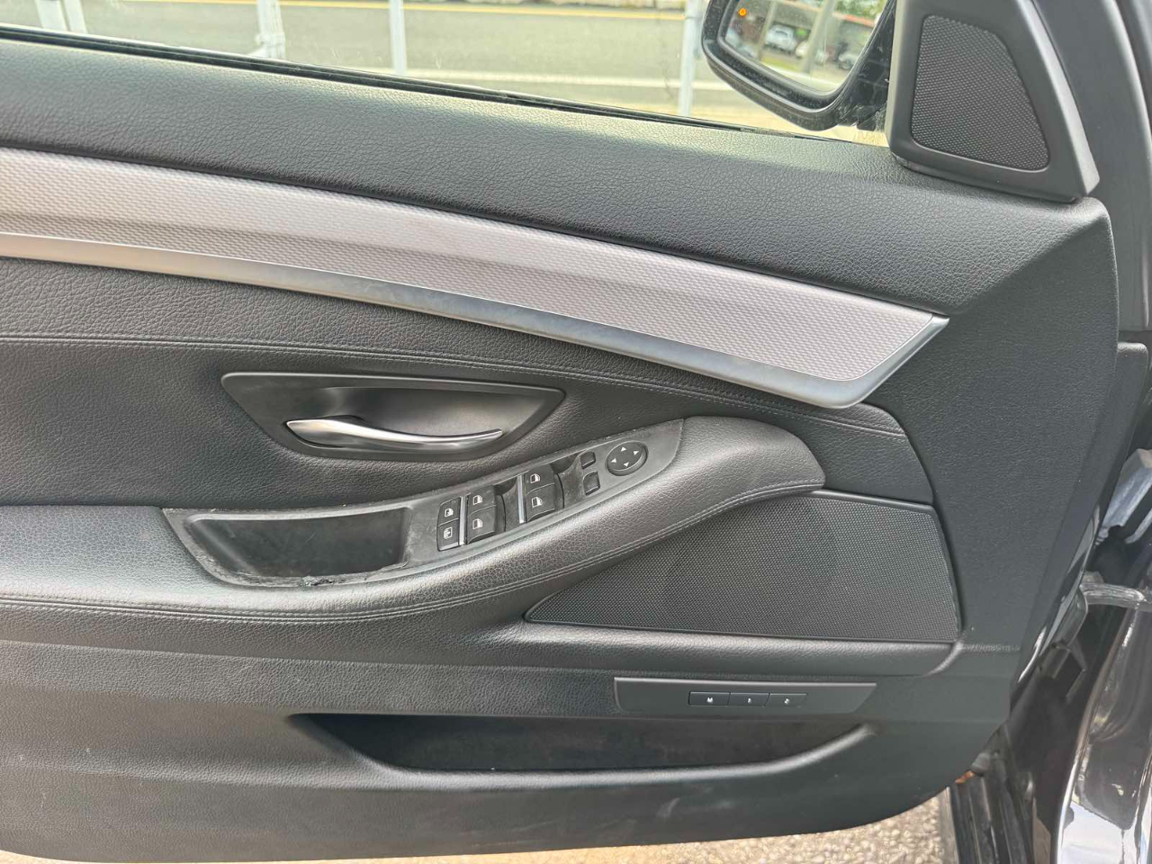 BMW 5 Series 4dr Sdn 550i xDrive AWD 2013