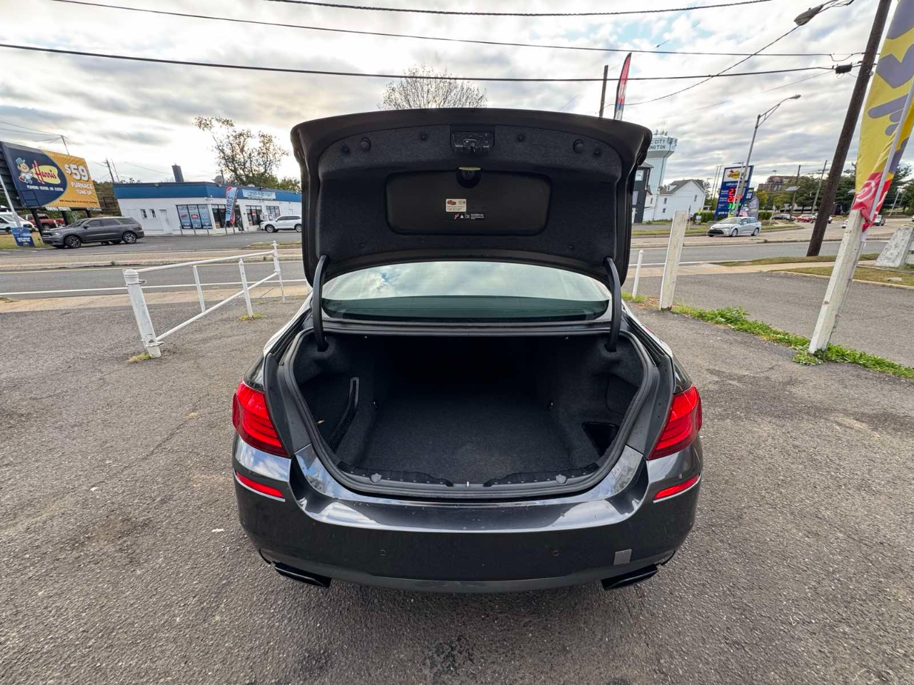 BMW 5 Series 4dr Sdn 550i xDrive AWD 2013