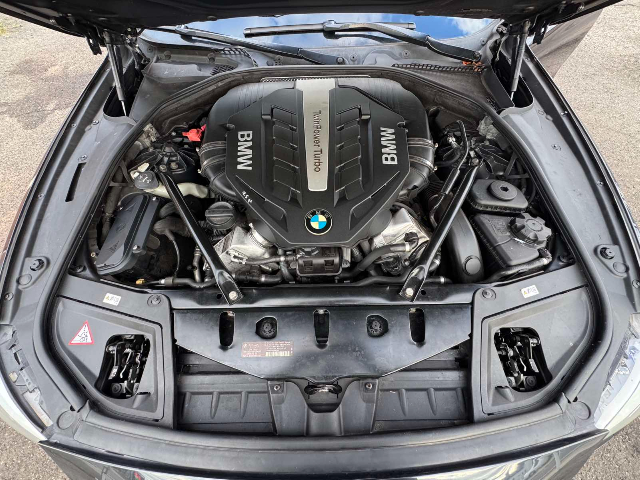 BMW 5 Series 4dr Sdn 550i xDrive AWD 2013