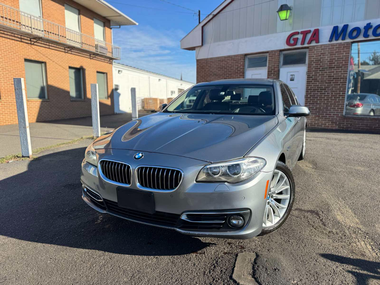 BMW 5 Series 4dr Sdn 528i xDrive AWD 2015
