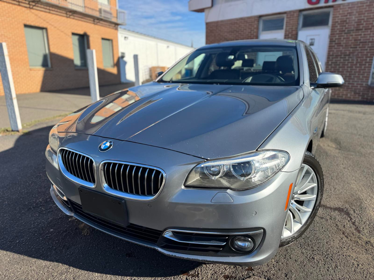 BMW 5 Series 4dr Sdn 528i xDrive AWD 2015