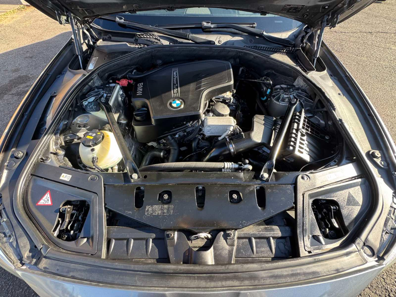 BMW 5 Series 4dr Sdn 528i xDrive AWD 2015