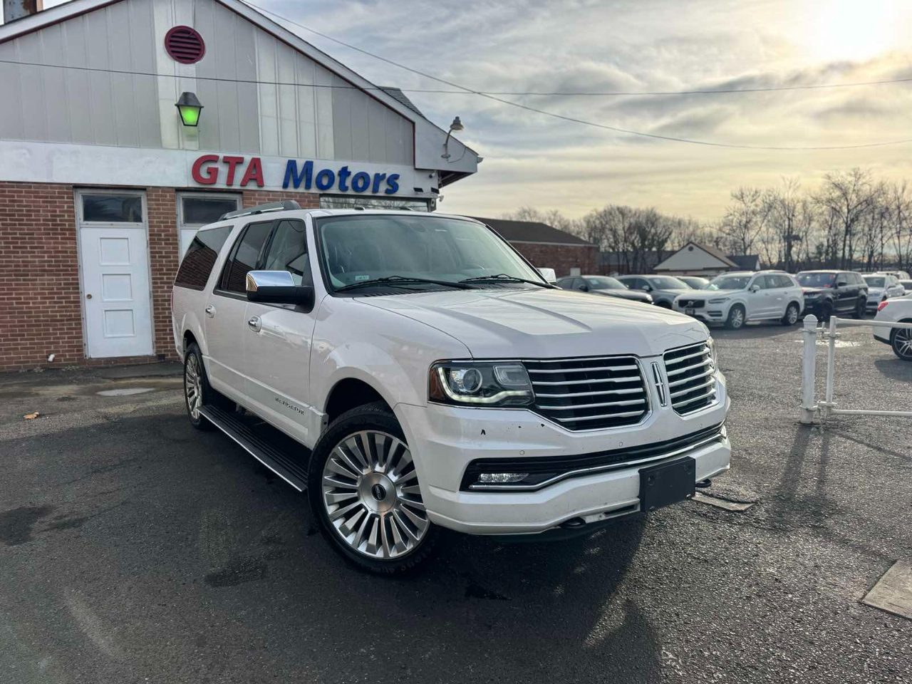 Lincoln Navigator L 4WD 4dr Select 2016