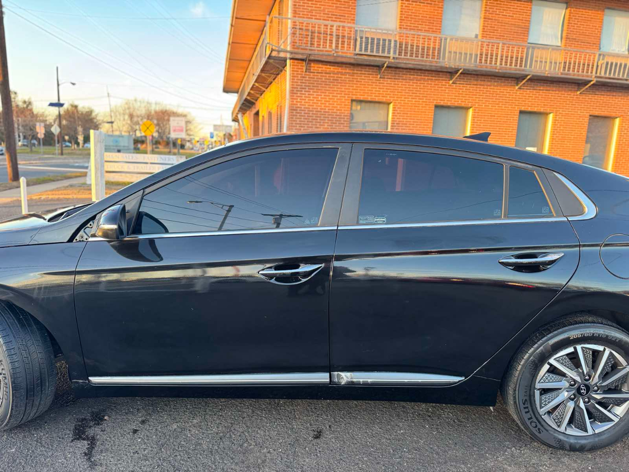 Hyundai Ioniq Electric Limited Hatchback 2020