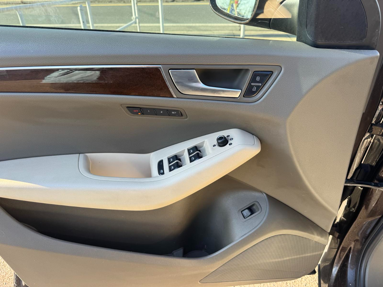 Audi Q5 quattro 4dr 2.0T Premium Plus 2012