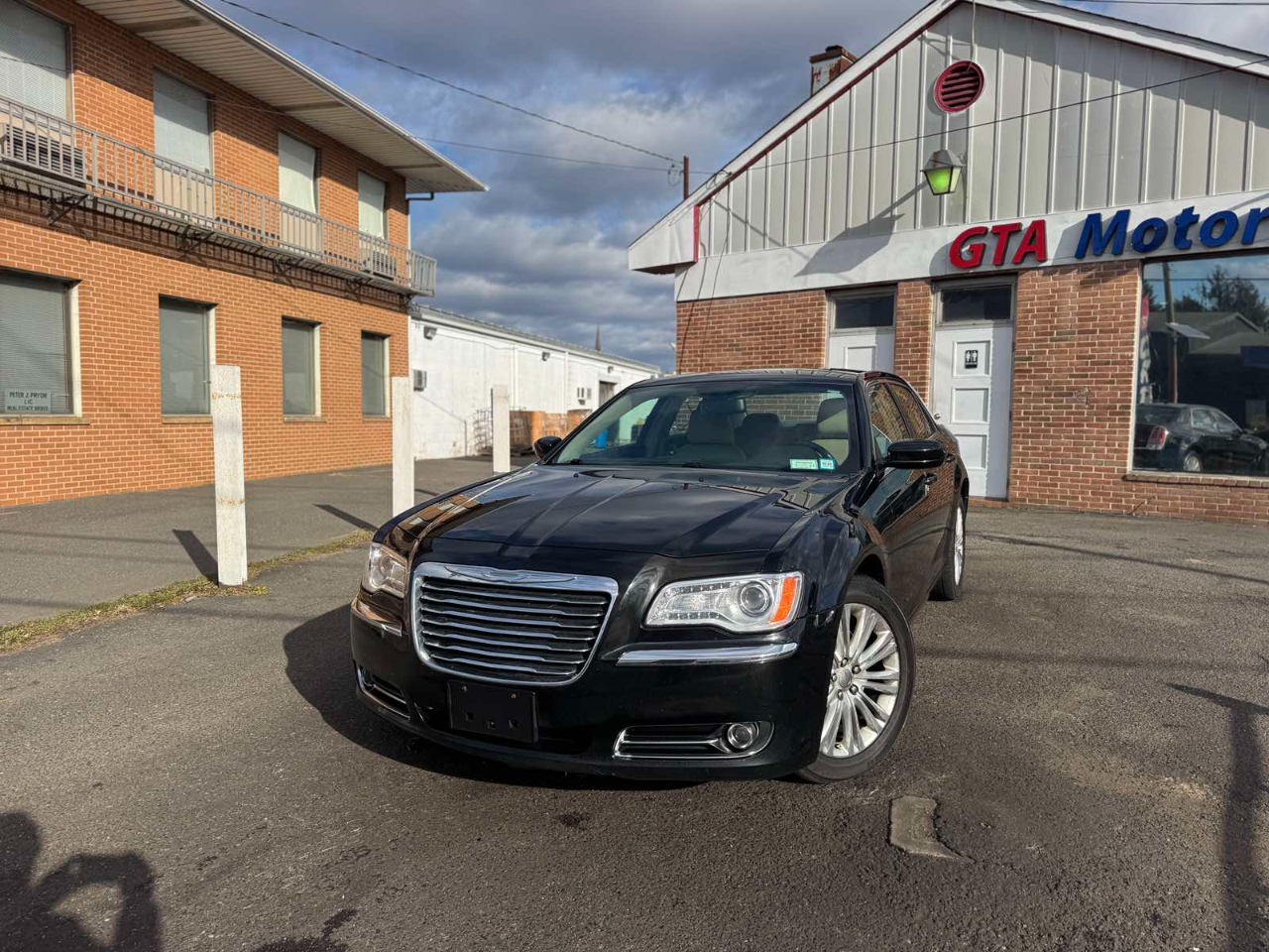 Chrysler 300 4dr Sdn AWD 2013