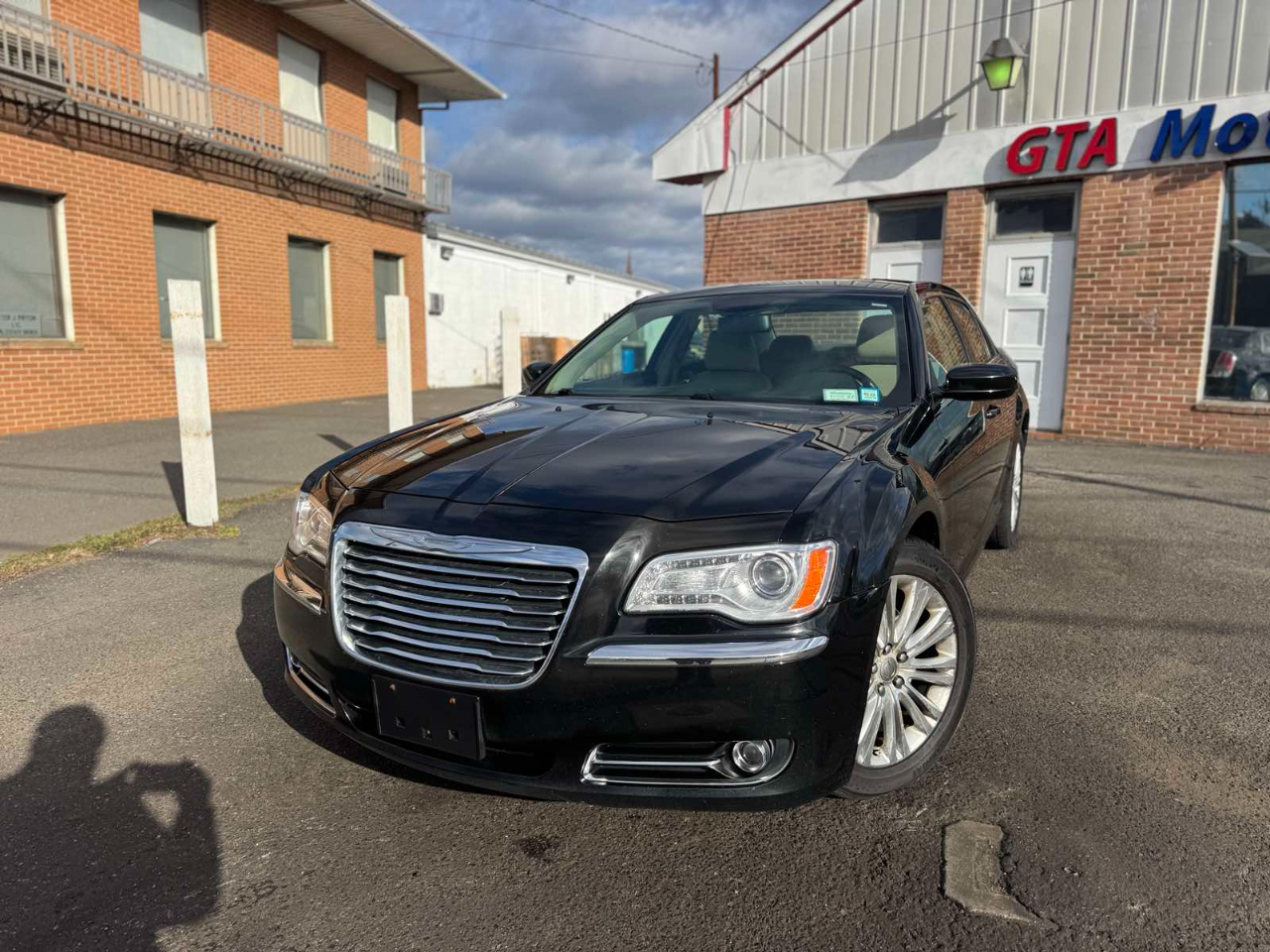 Chrysler 300 4dr Sdn AWD 2013