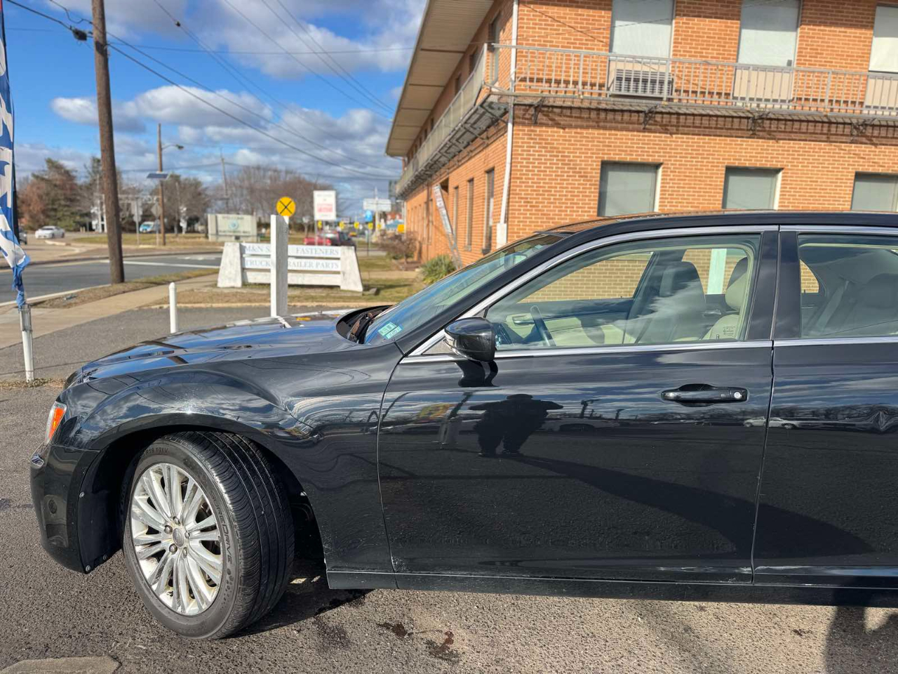 Chrysler 300 4dr Sdn AWD 2013