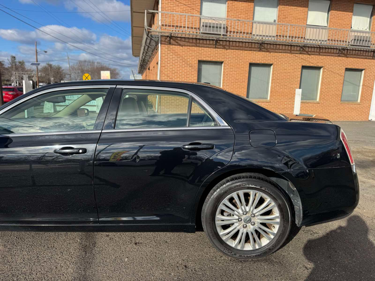 Chrysler 300 4dr Sdn AWD 2013