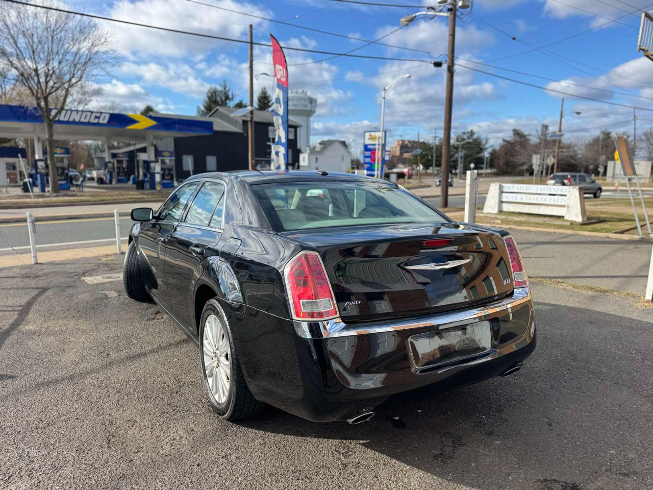 Chrysler 300 4dr Sdn AWD 2013