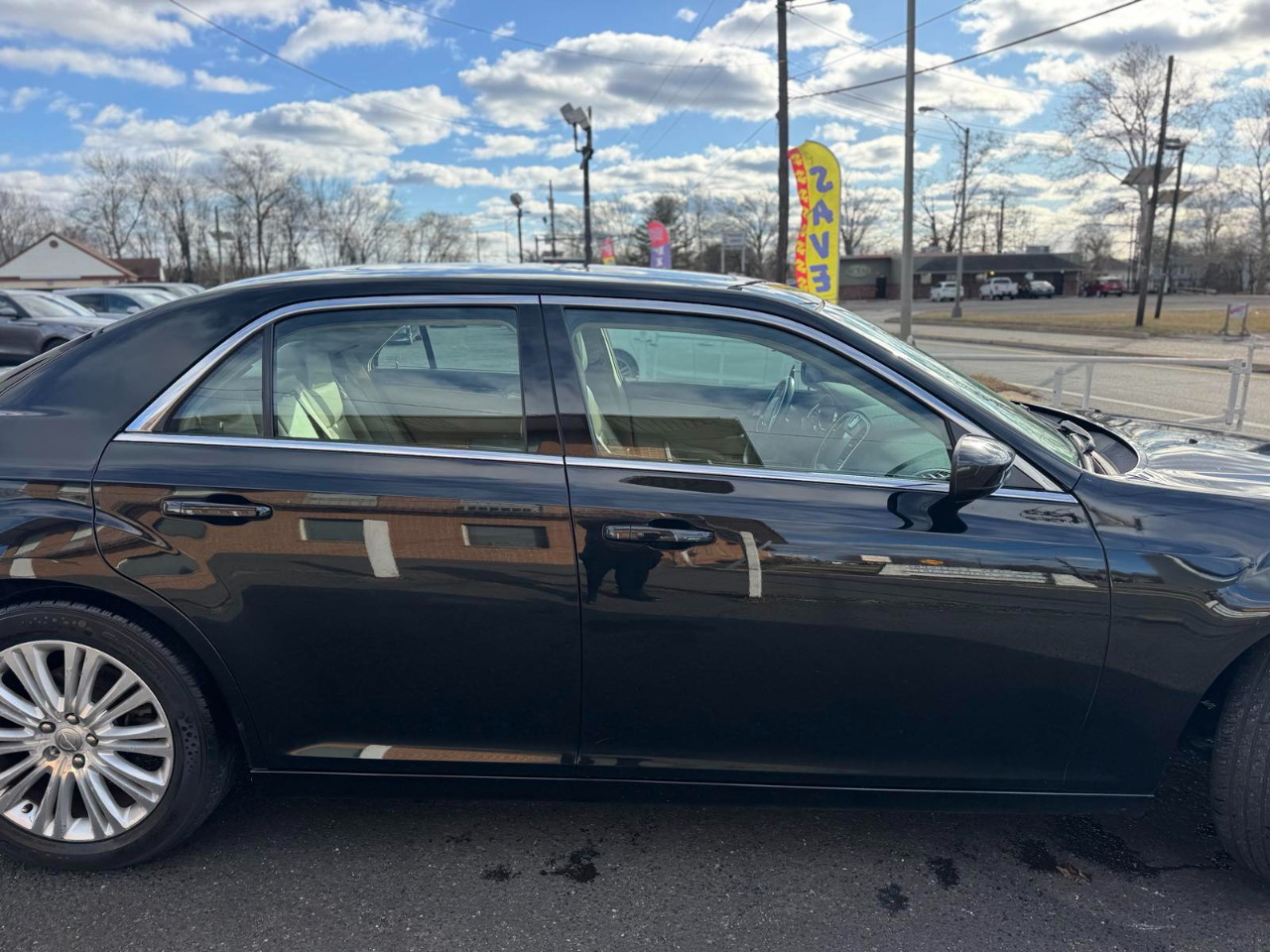 Chrysler 300 4dr Sdn AWD 2013