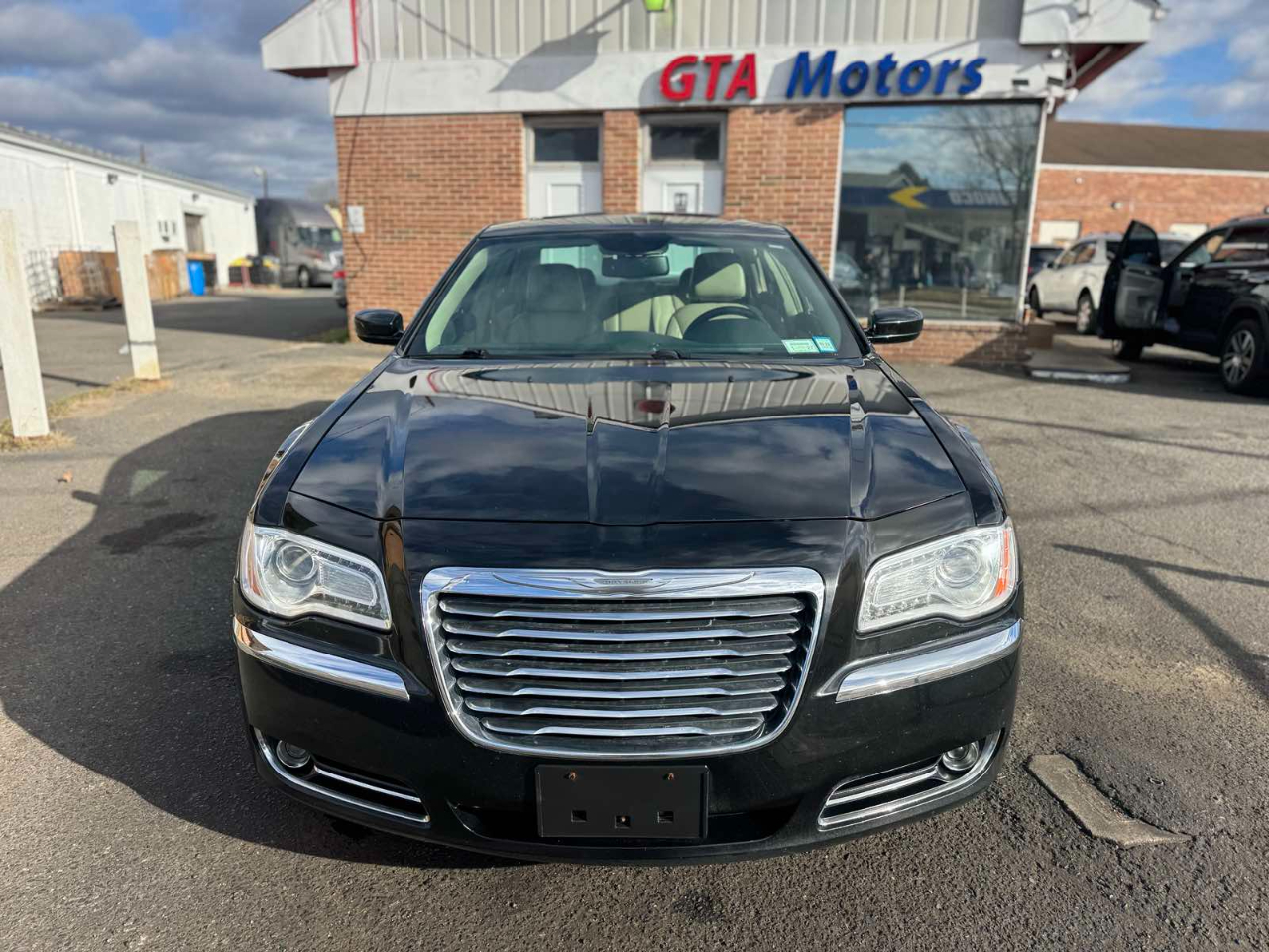 Chrysler 300 4dr Sdn AWD 2013
