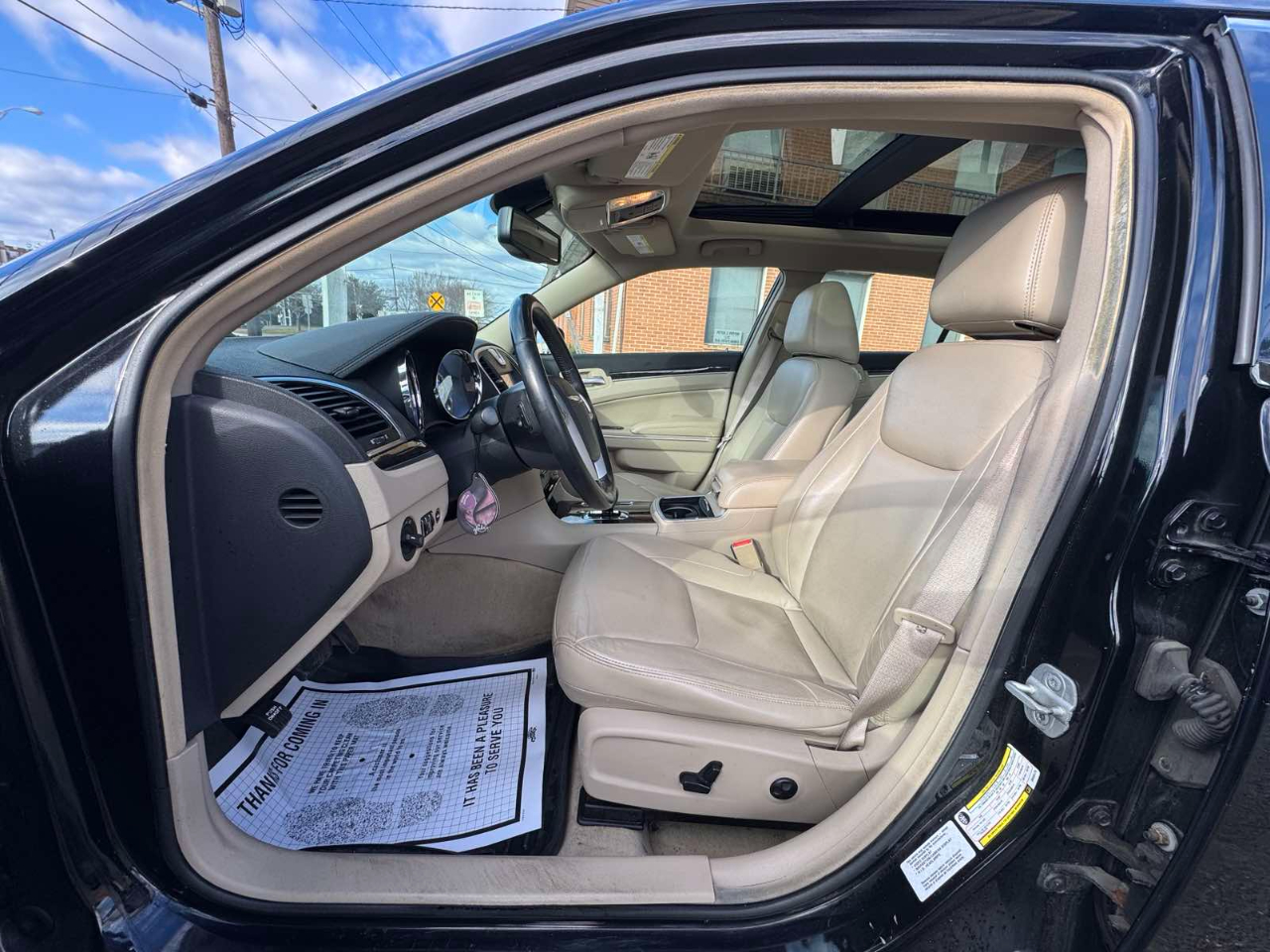 Chrysler 300 4dr Sdn AWD 2013