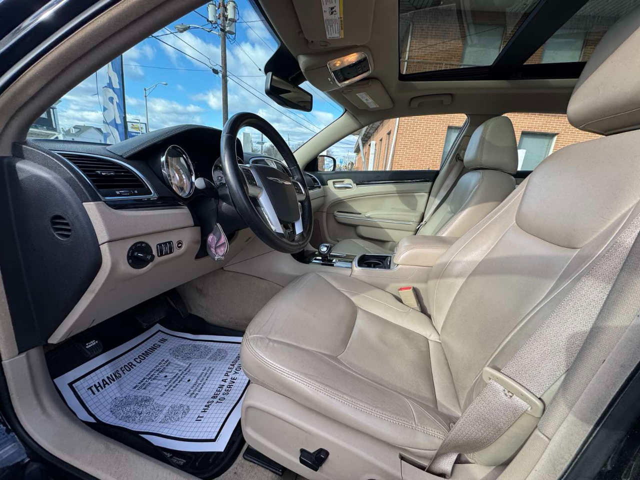 Chrysler 300 4dr Sdn AWD 2013