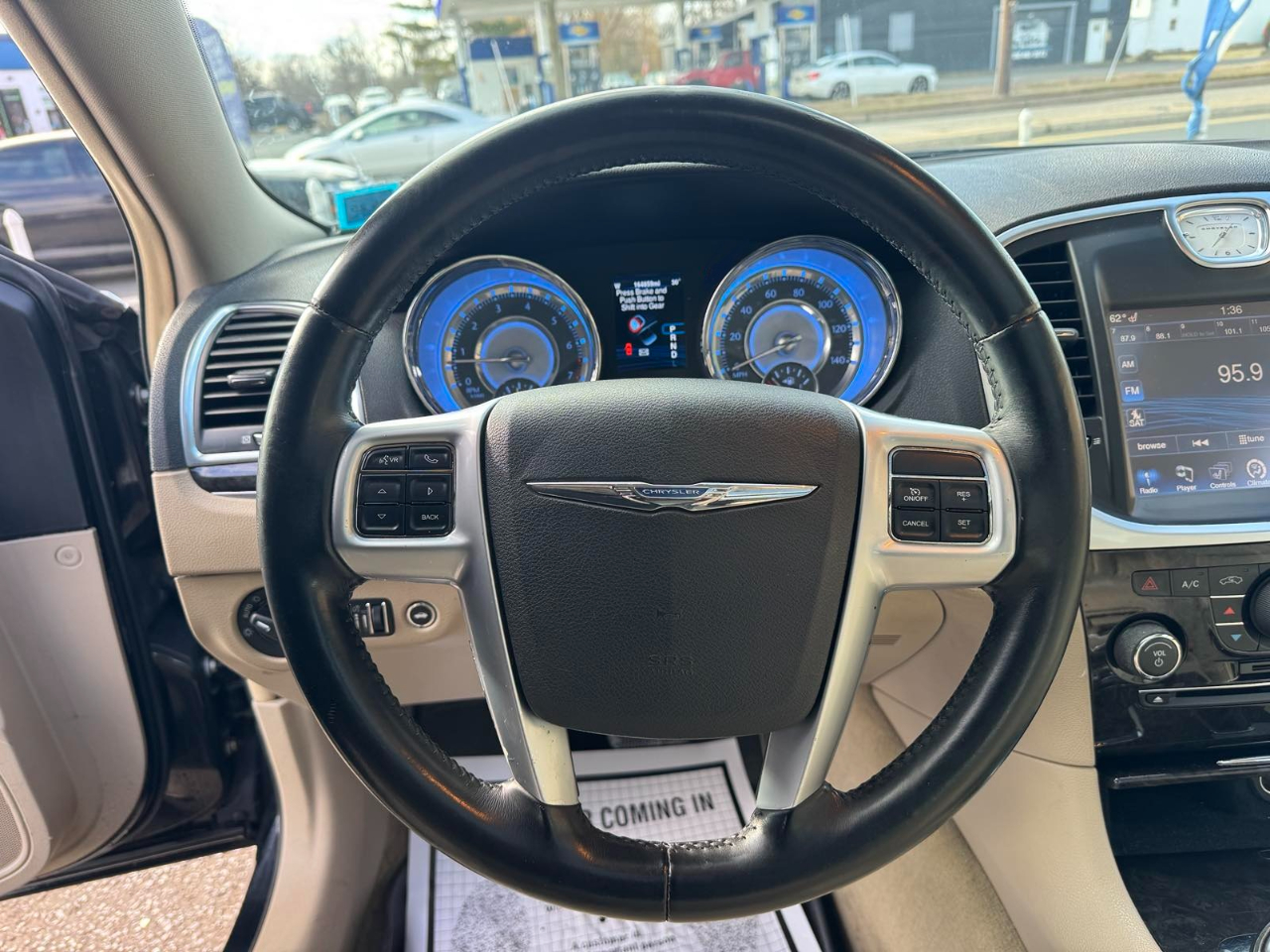 Chrysler 300 4dr Sdn AWD 2013