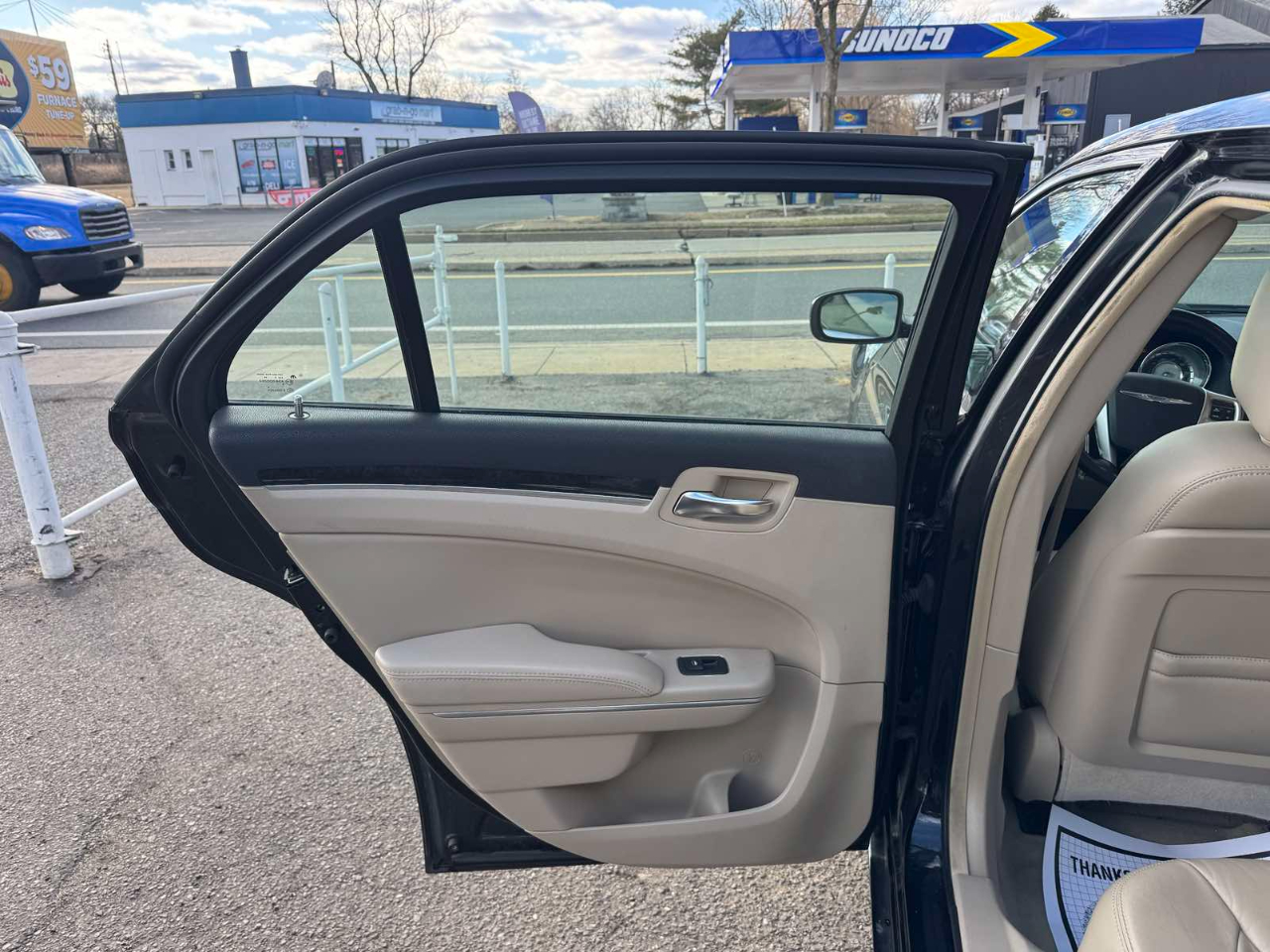 Chrysler 300 4dr Sdn AWD 2013