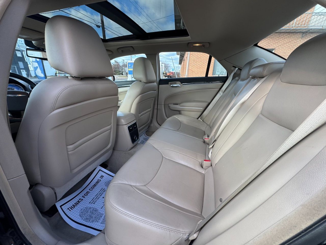 Chrysler 300 4dr Sdn AWD 2013