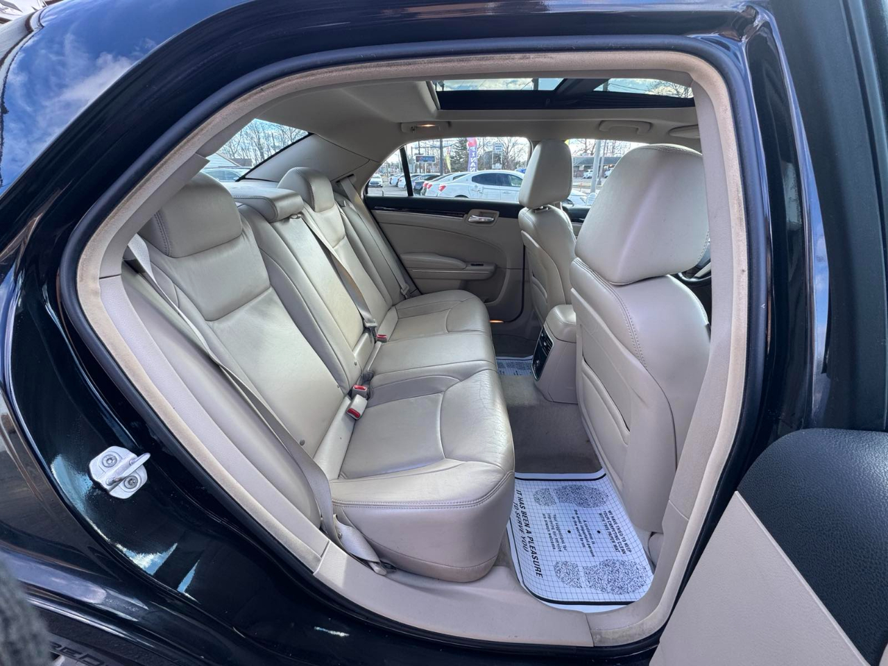 Chrysler 300 4dr Sdn AWD 2013