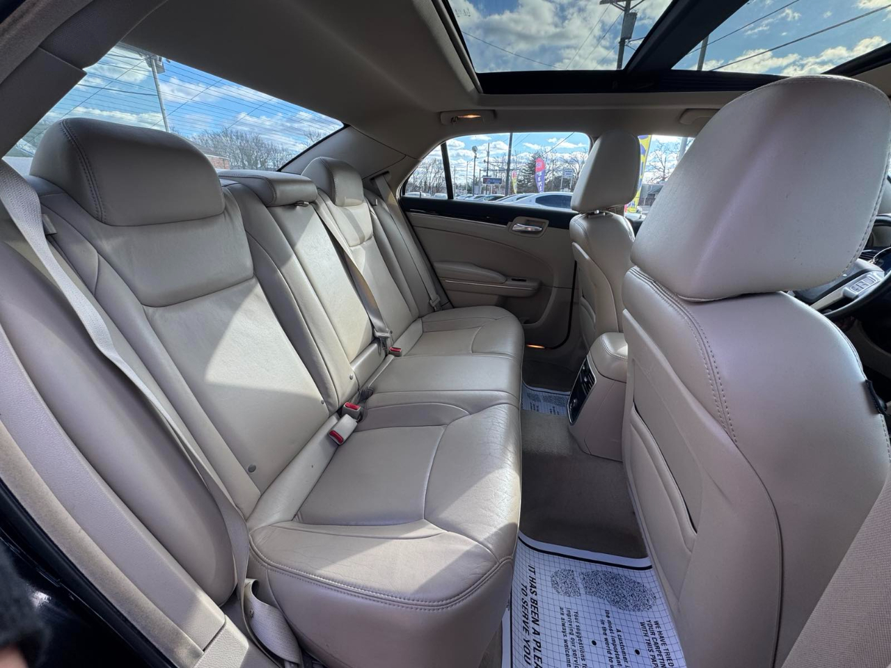 Chrysler 300 4dr Sdn AWD 2013