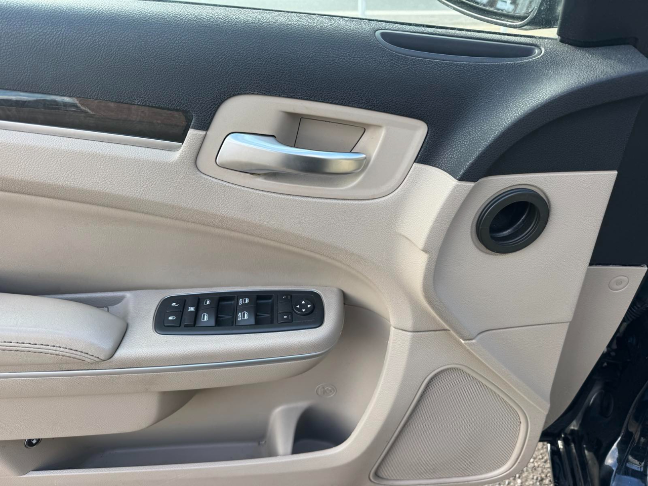 Chrysler 300 4dr Sdn AWD 2013