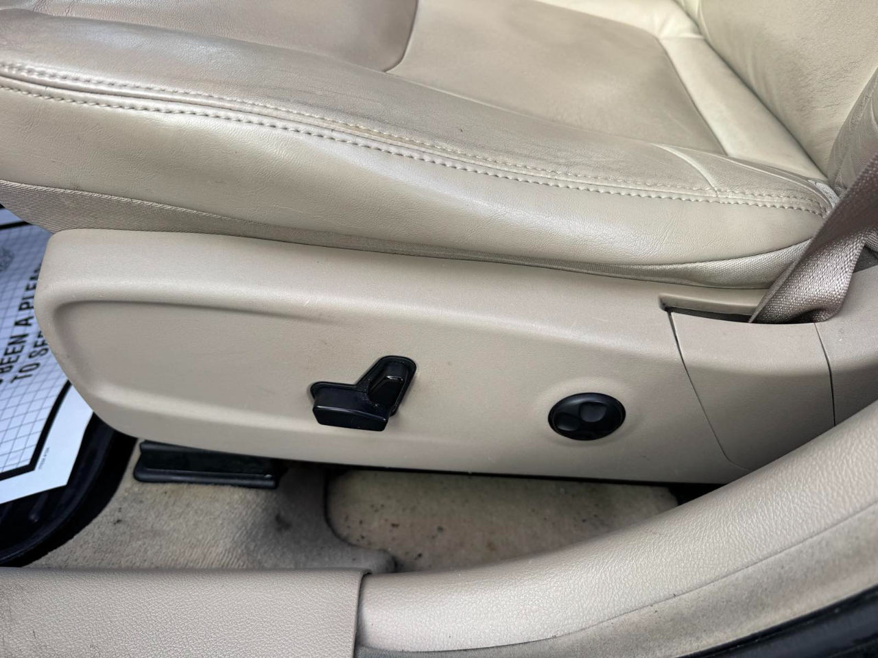 Chrysler 300 4dr Sdn AWD 2013