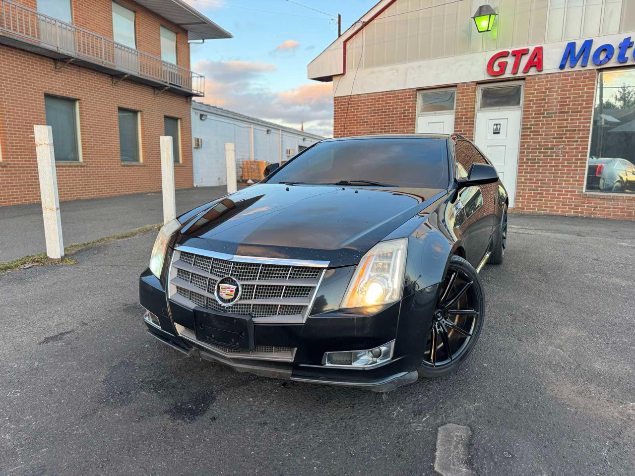 Cadillac CTS Coupe 2dr Cpe Performance AWD 2011