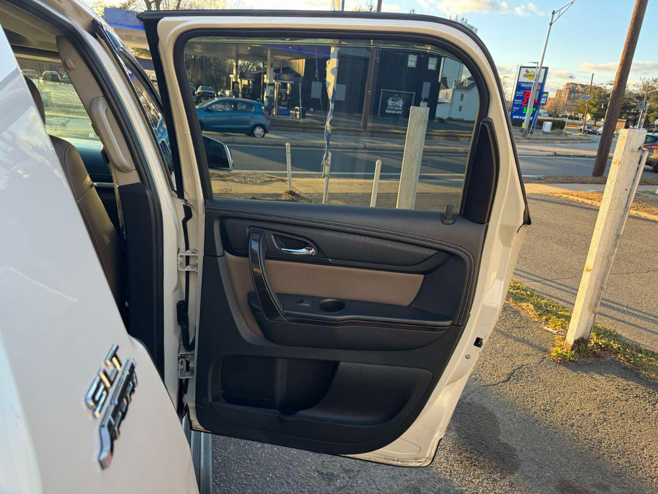 GMC Acadia AWD 4dr SLT w/SLT-1 2015